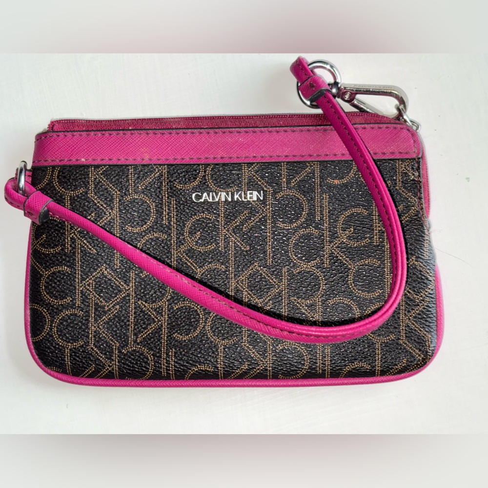 Calvin Klein | Pink & Brown Mongram Wristlet 🤎